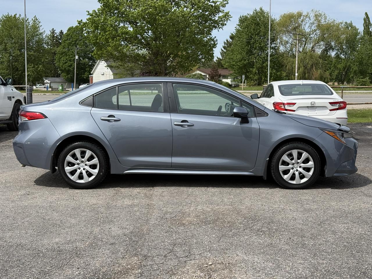 2022 Toyota Corolla LE Photo