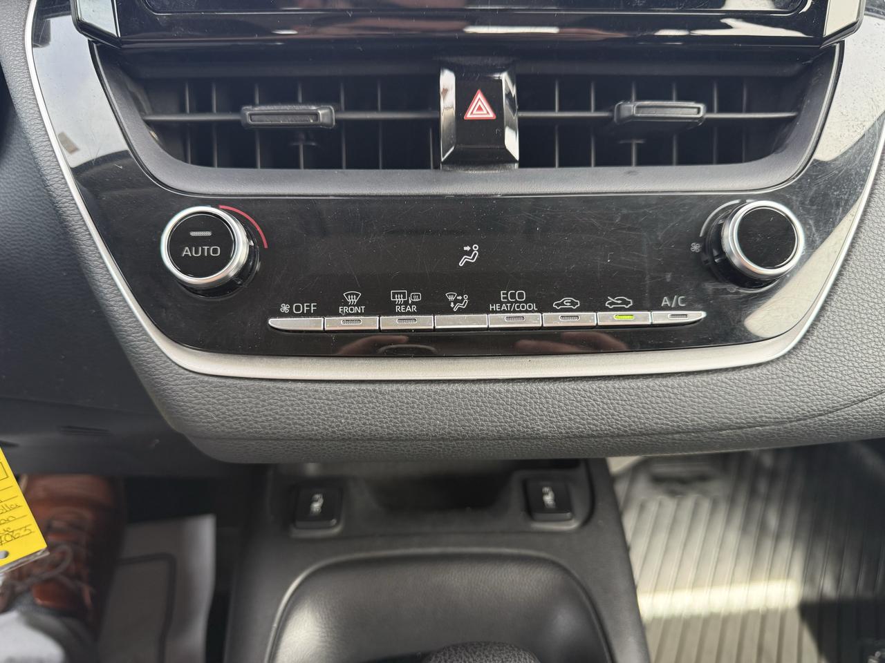 2022 Toyota Corolla LE Photo