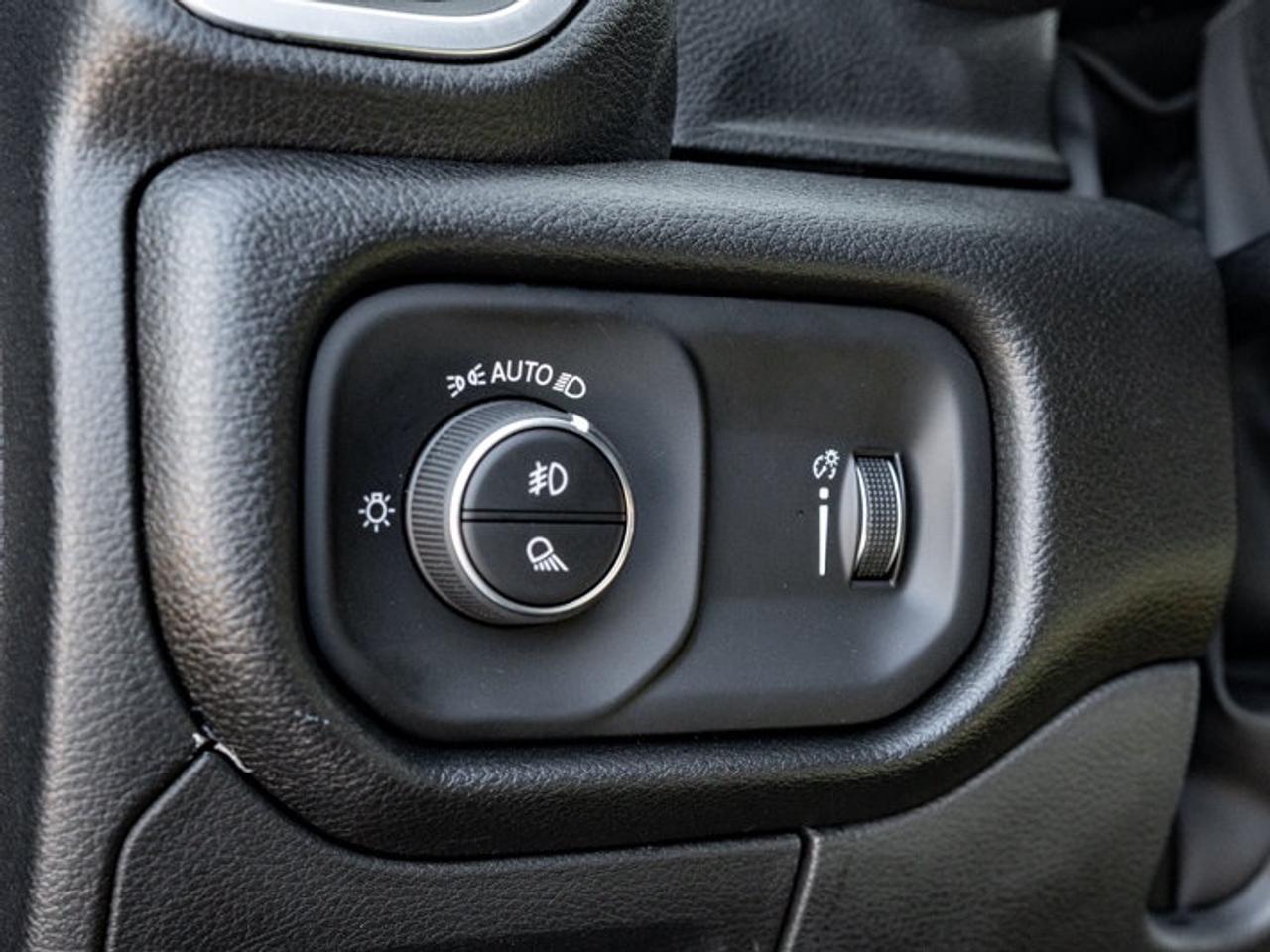 2026 RAM 1500 Express Photo
