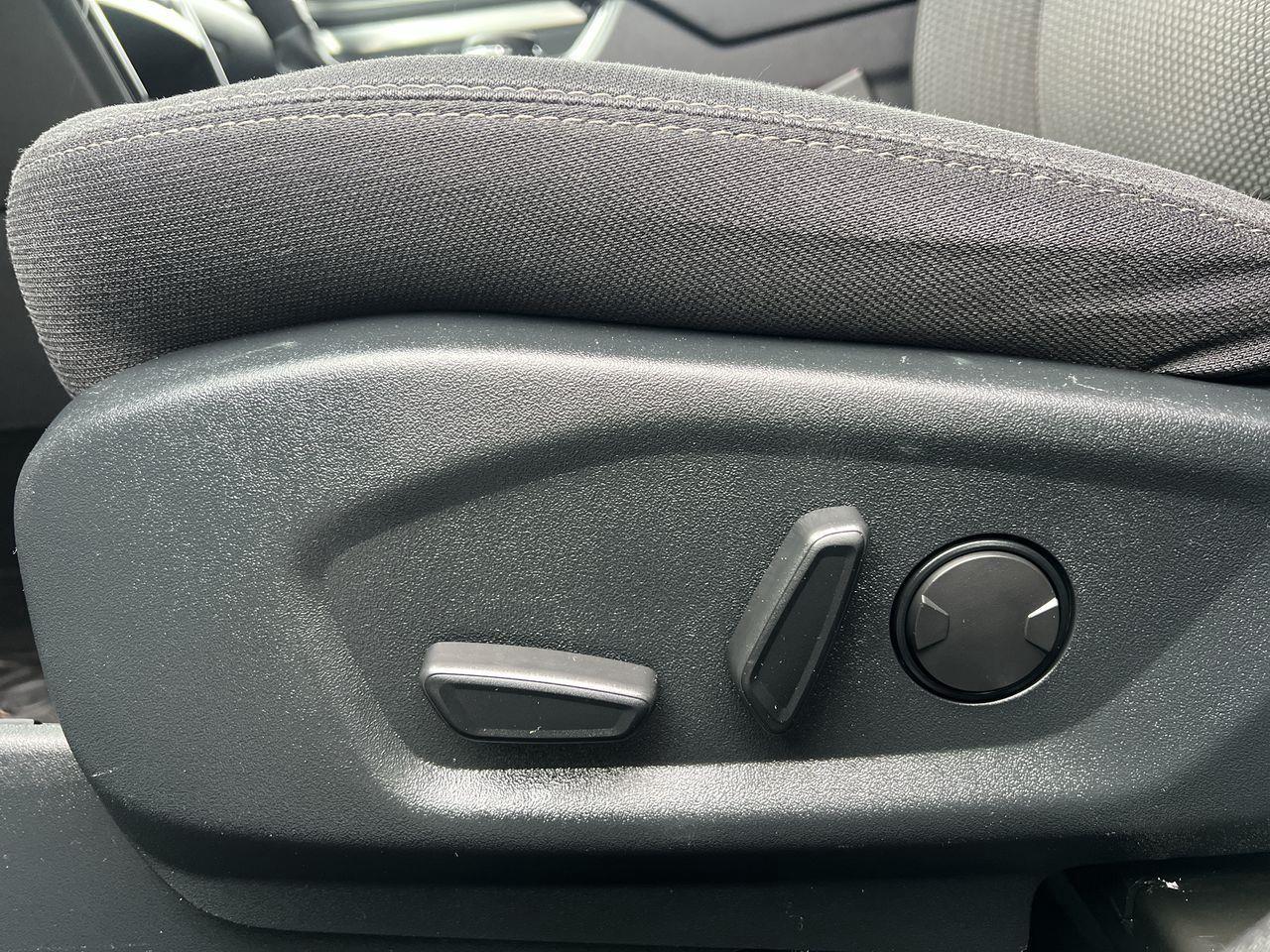 2019 Ford Explorer XLT 4X4, 7 PASSENGER, HEATED SEATS, SIRIUS XM, BACK UP CAM, POWER SEATS!! Photo3