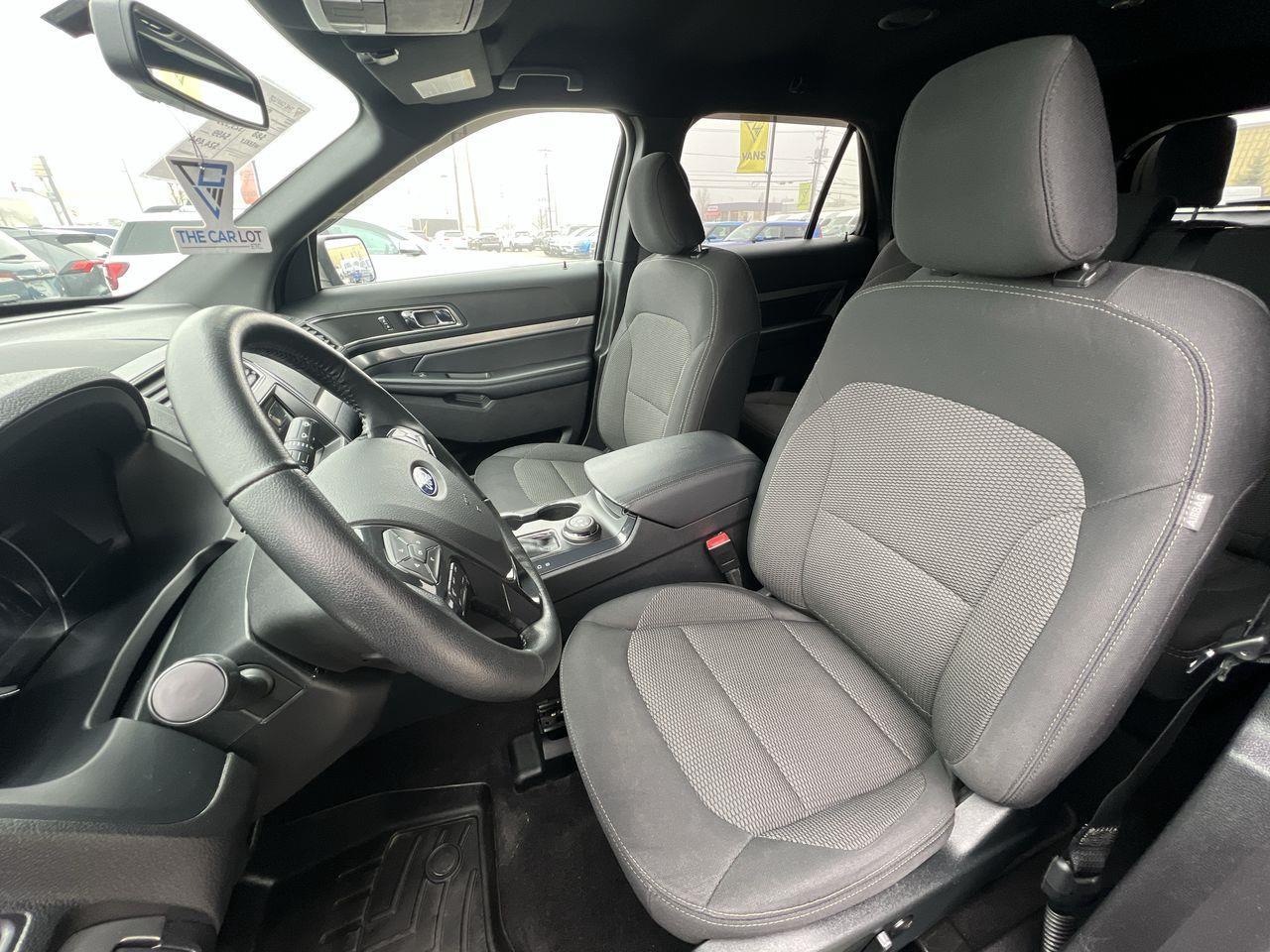 2019 Ford Explorer XLT 4X4, 7 PASSENGER, HEATED SEATS, SIRIUS XM, BACK UP CAM, POWER SEATS!! Photo2