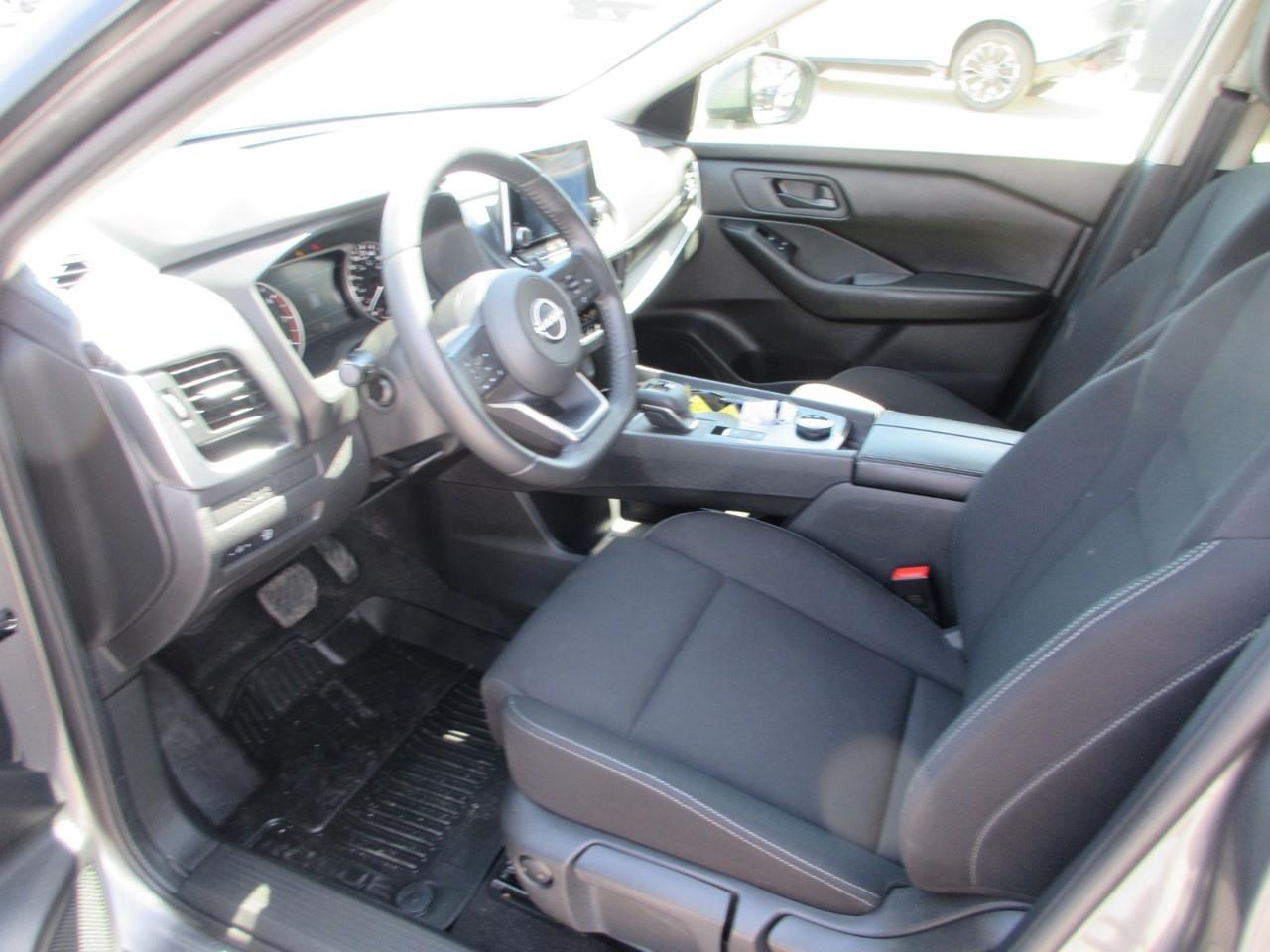 2024 Nissan Rogue S Photo