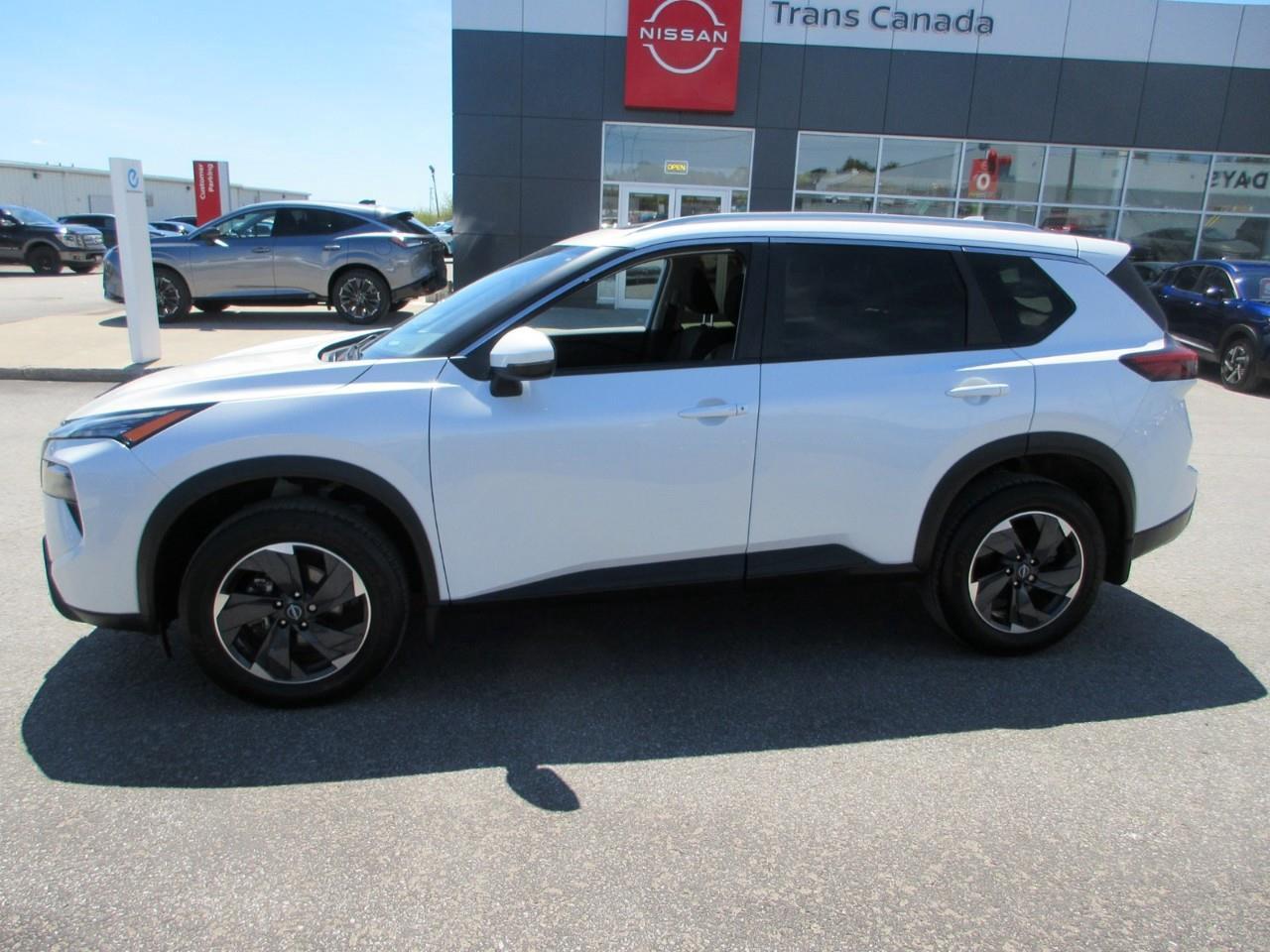 2024 Nissan Rogue SV MOONROOF Photo