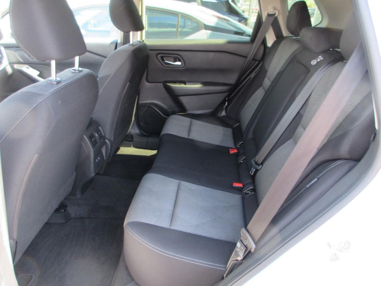 2024 Nissan Rogue SV MOONROOF Photo