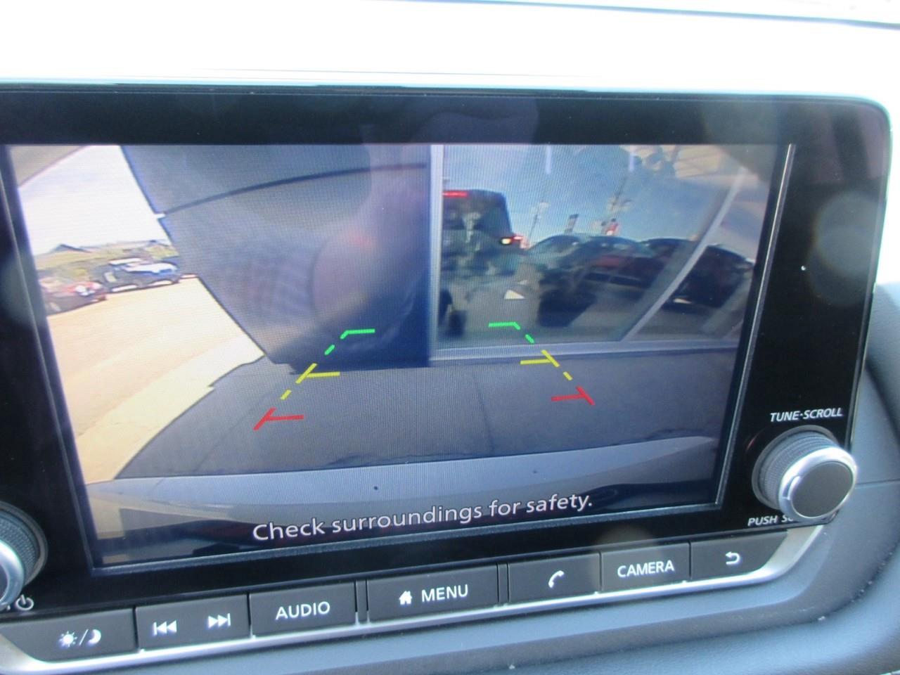 2024 Nissan Rogue SV MOONROOF Photo