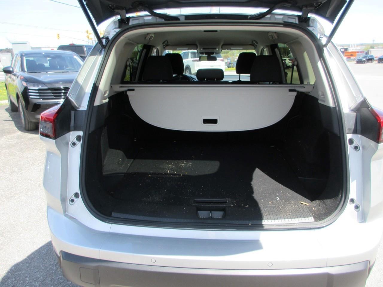 2024 Nissan Rogue S Photo