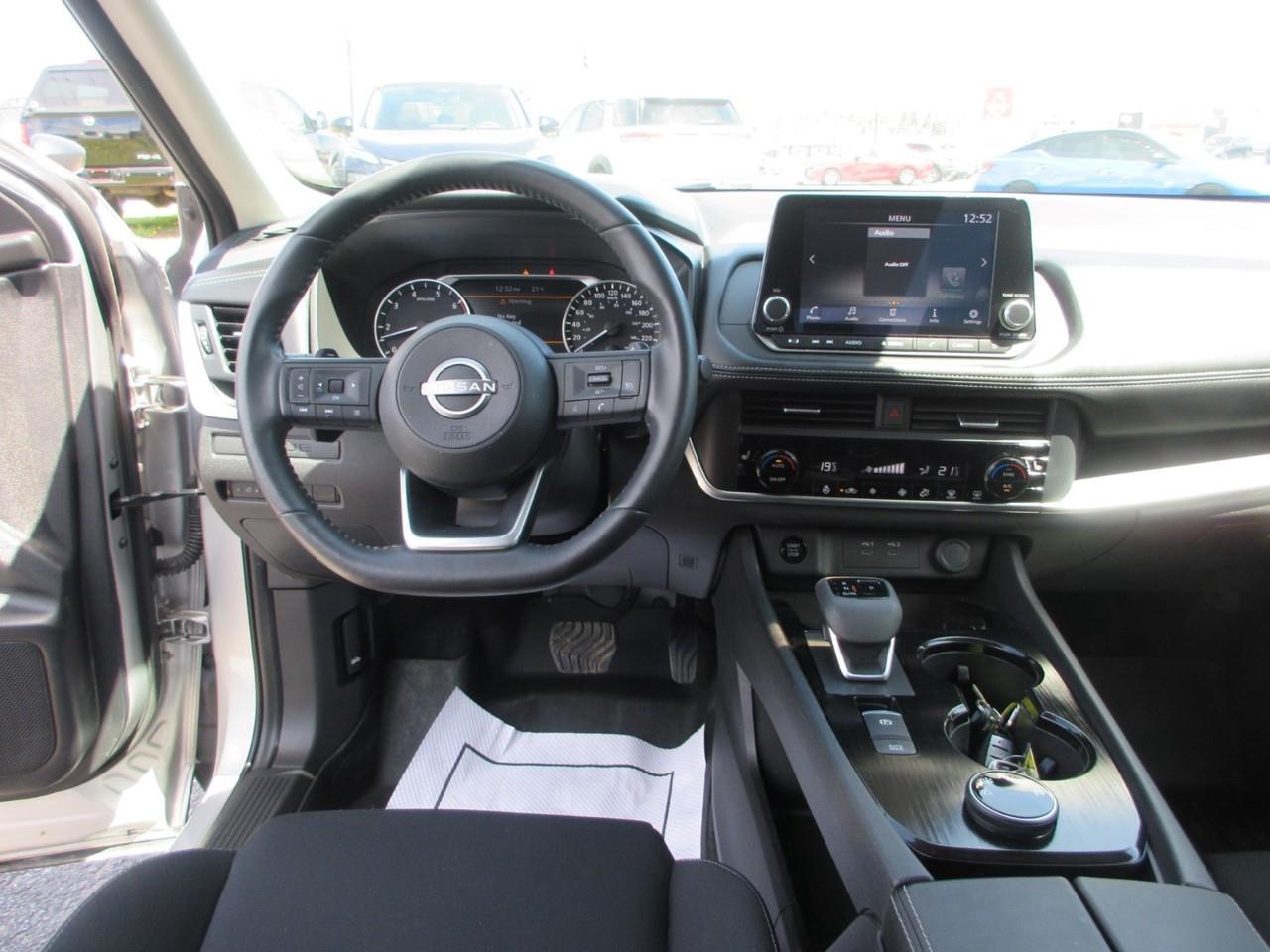 2024 Nissan Rogue S Photo