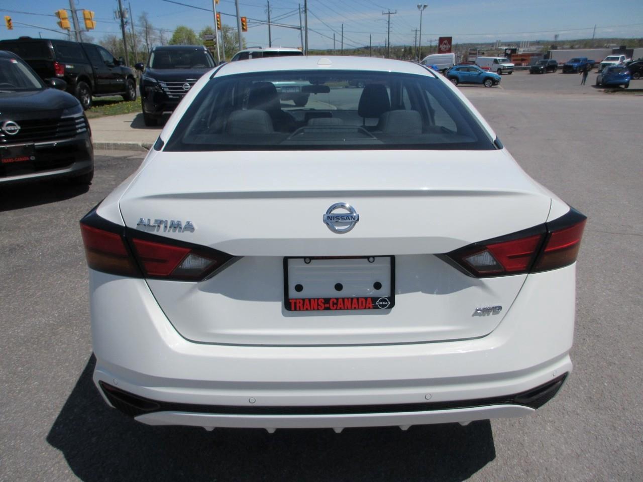 2021 Nissan Altima 2.5 SE Photo3
