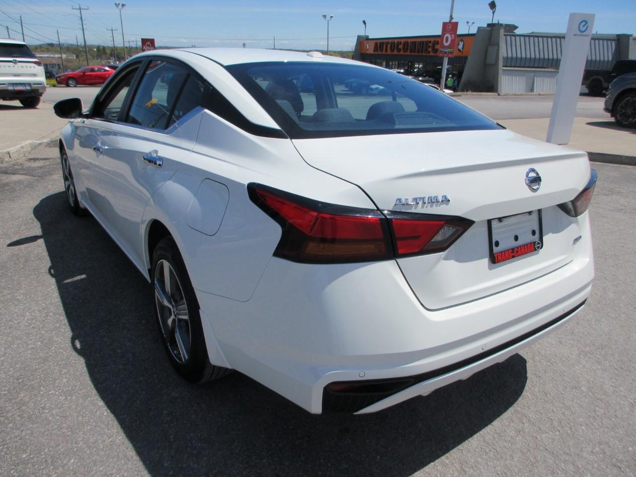 2021 Nissan Altima 2.5 SE Photo