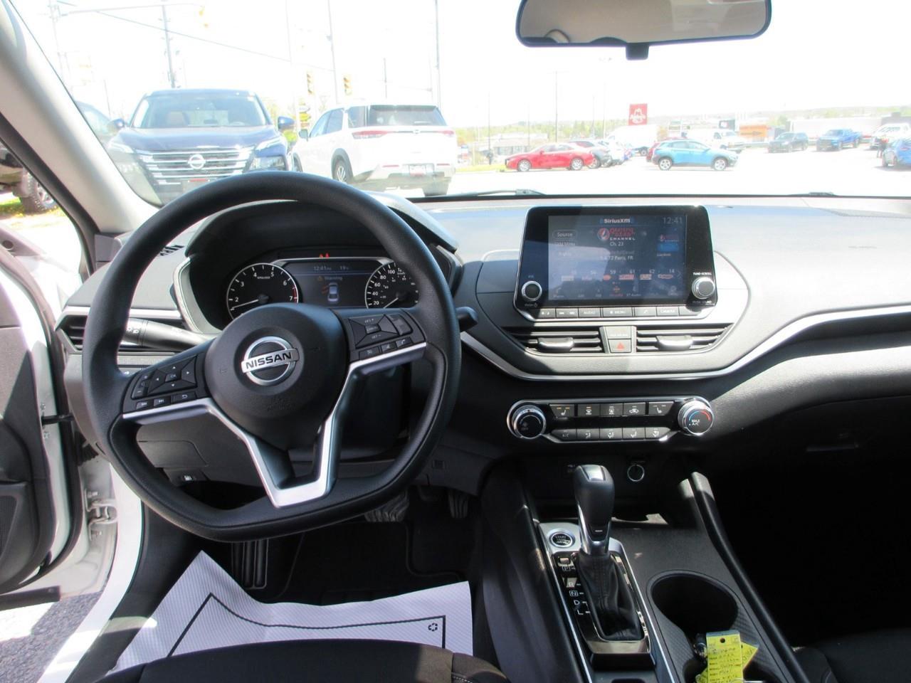 2021 Nissan Altima 2.5 SE Photo