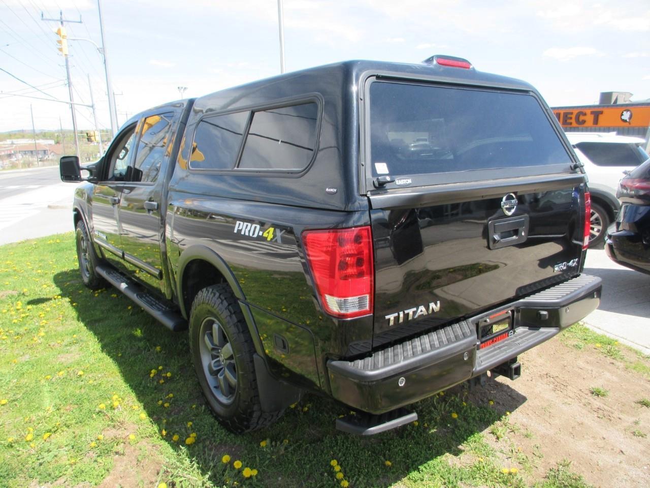 2015 Nissan Titan  Photo2