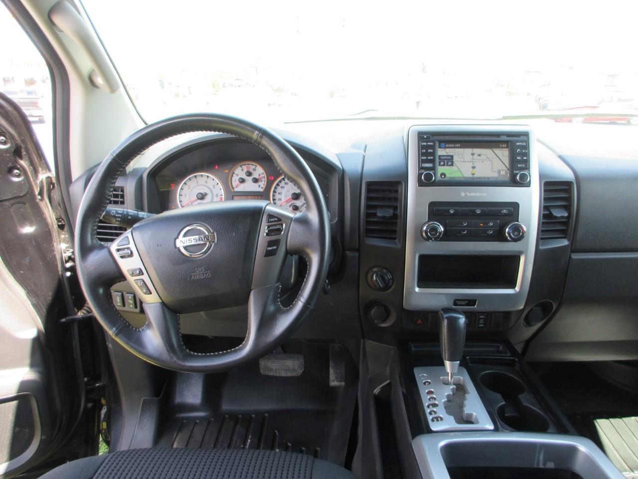 2015 Nissan Titan  Photo