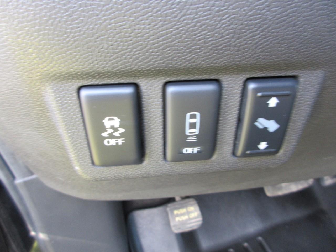 2015 Nissan Titan  Photo