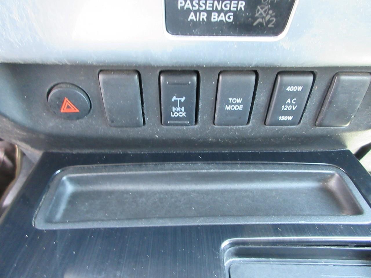 2015 Nissan Titan  Photo