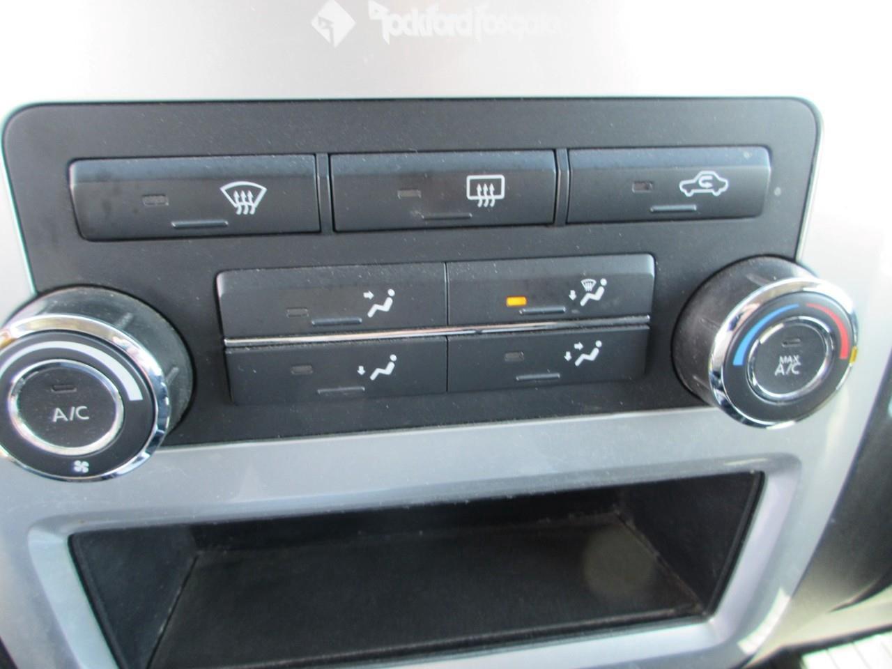 2015 Nissan Titan  Photo