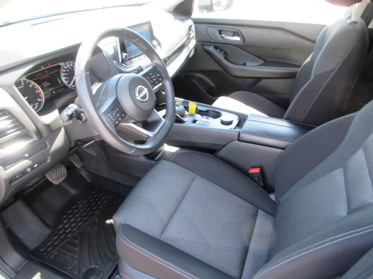 2024 Nissan Rogue SV MOONROOF Photo