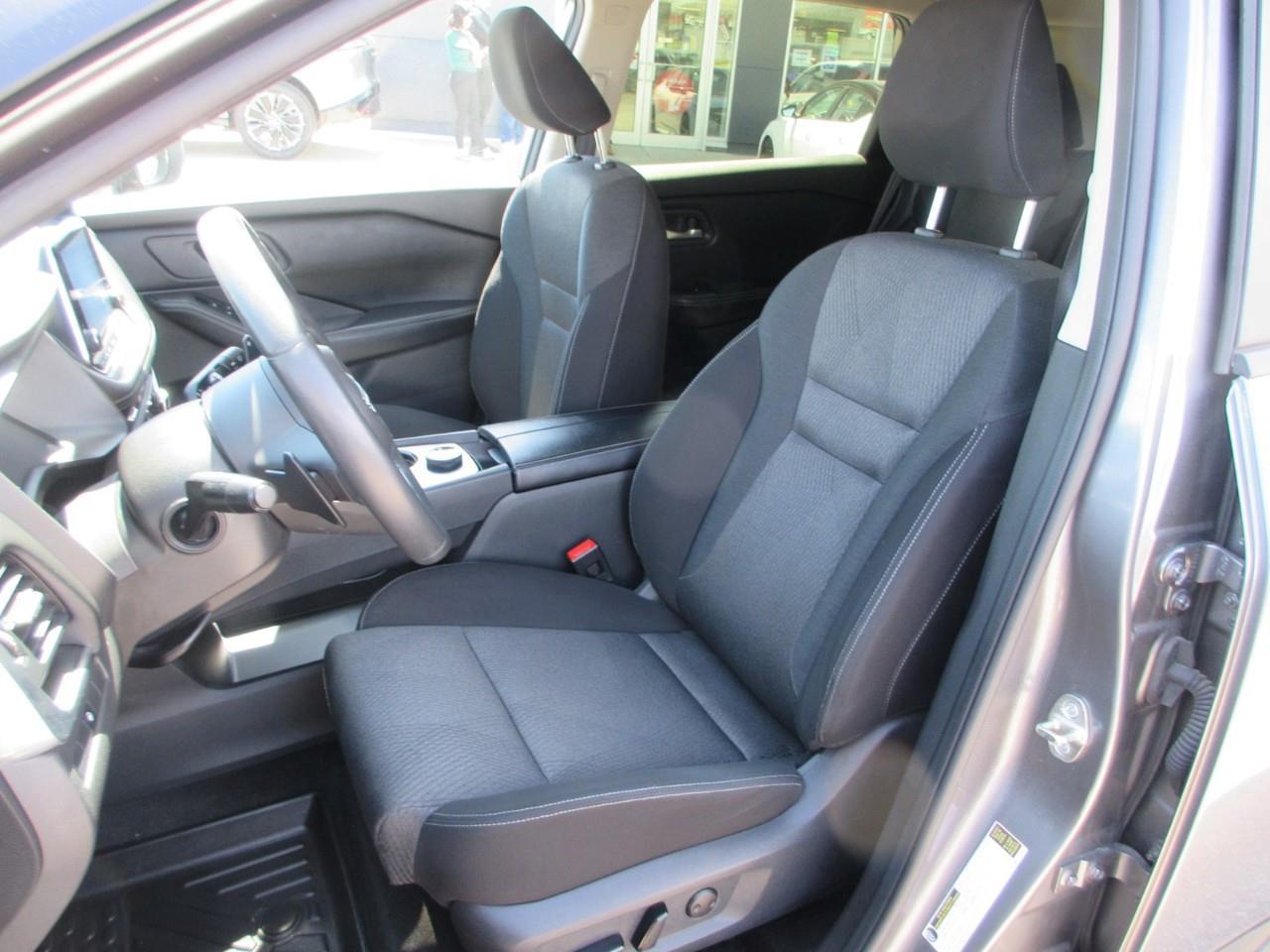 2024 Nissan Rogue SV MOONROOF Photo