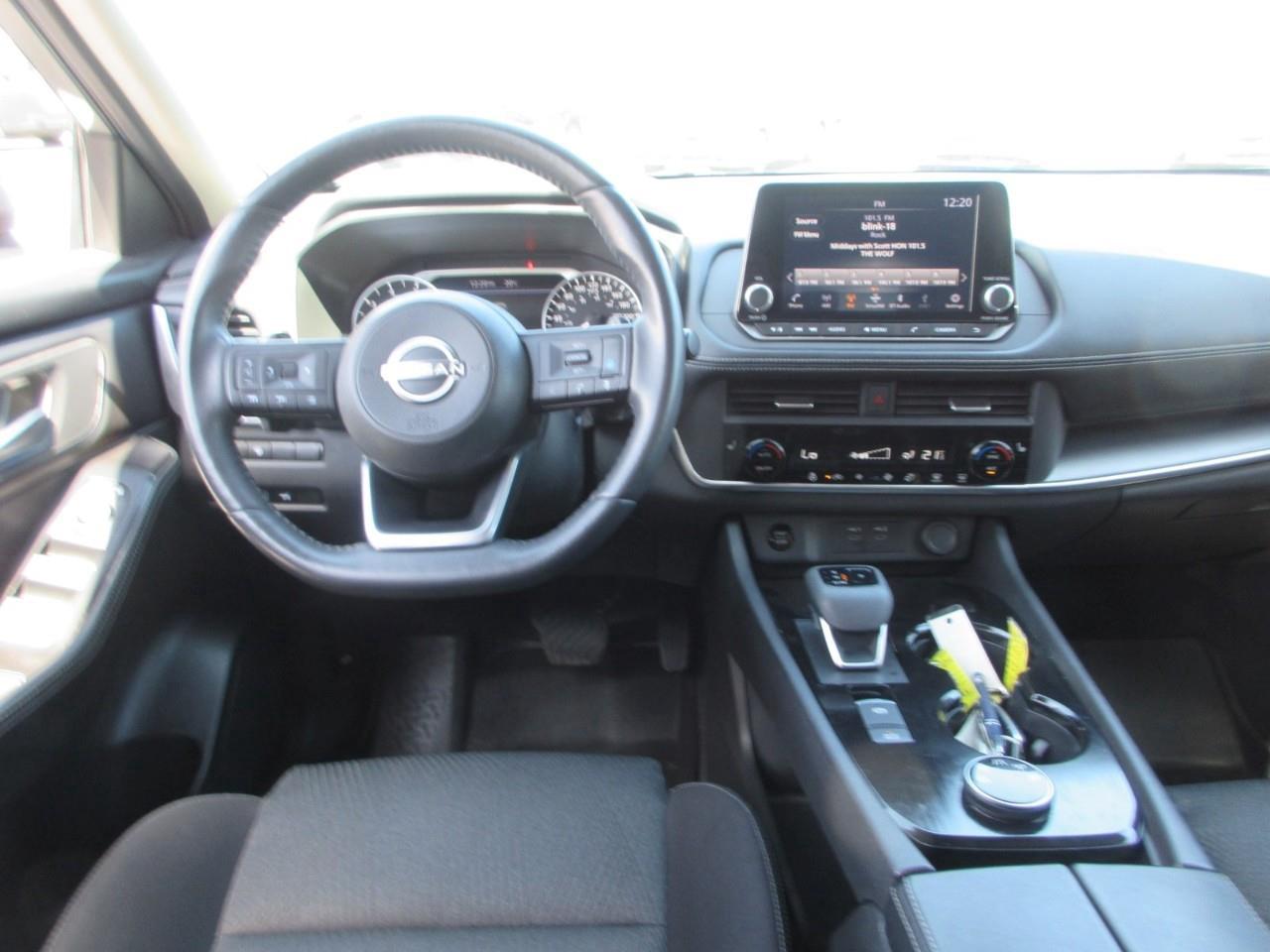 2024 Nissan Rogue SV MOONROOF Photo
