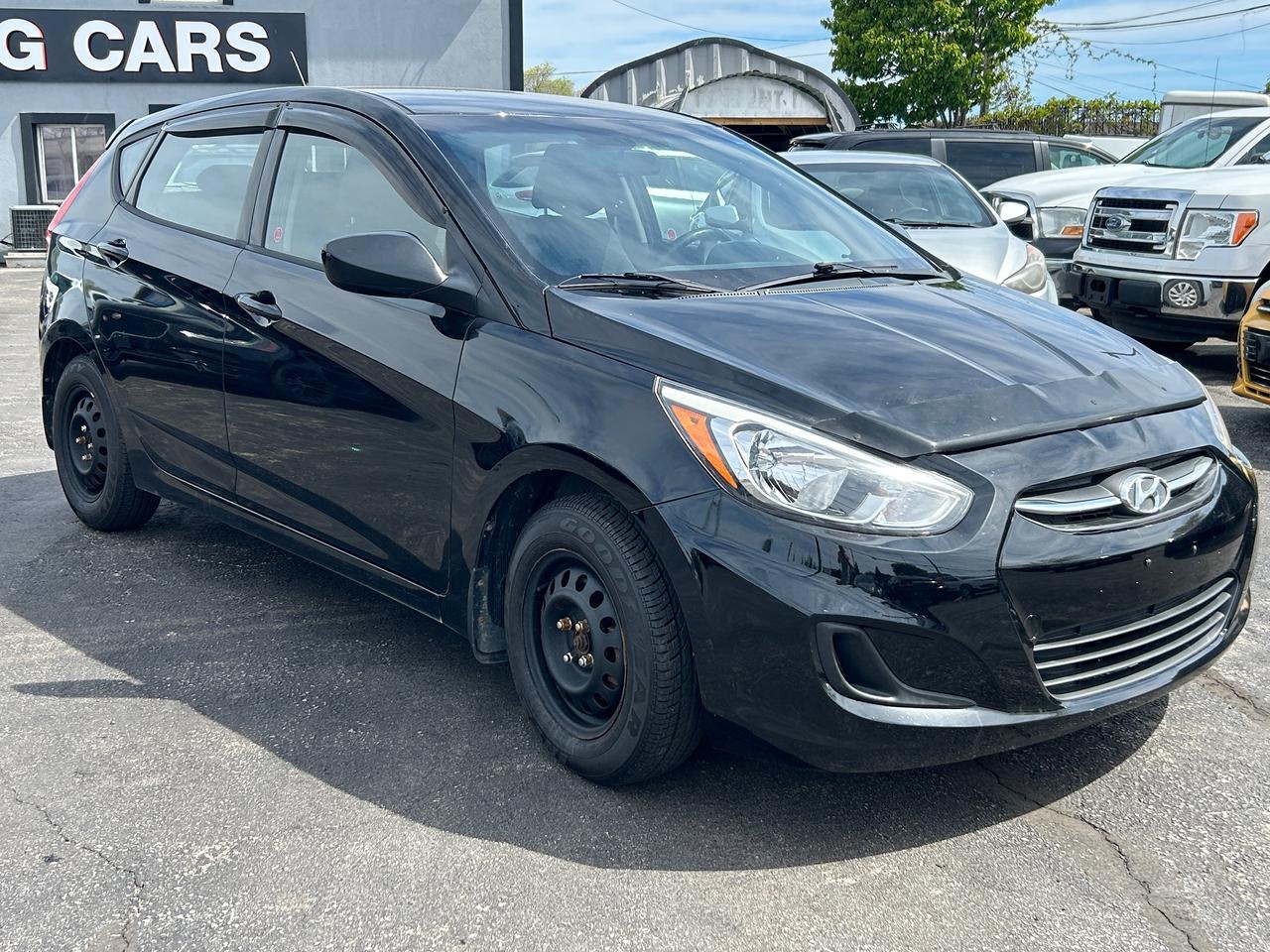 2016 Hyundai Accent L Photo2