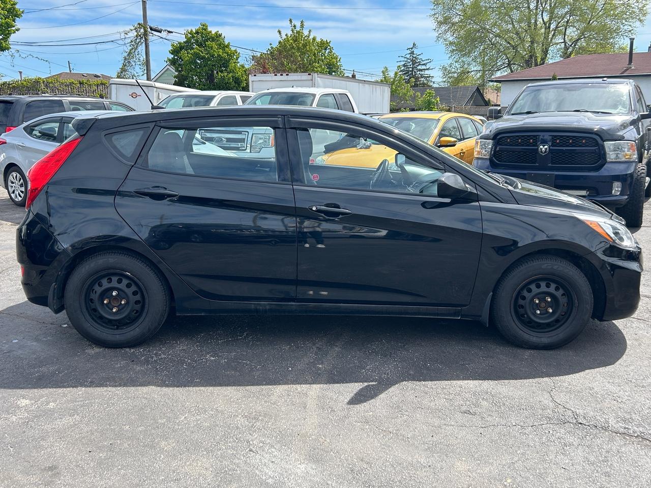 2016 Hyundai Accent L Photo3