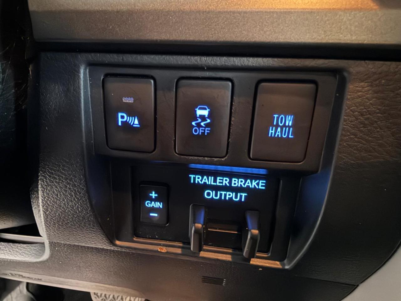 2018 Toyota Tundra 4X4 CrewMax | TRD SPORT | Plus 5.7L Photo