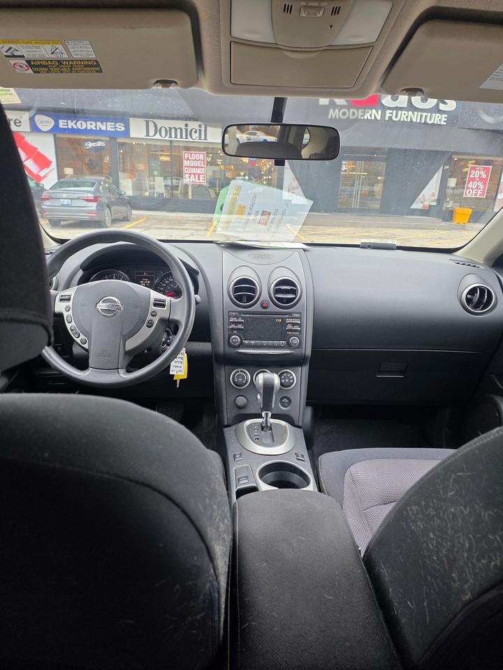 2012 Nissan Rogue FWD 4dr SV Photo