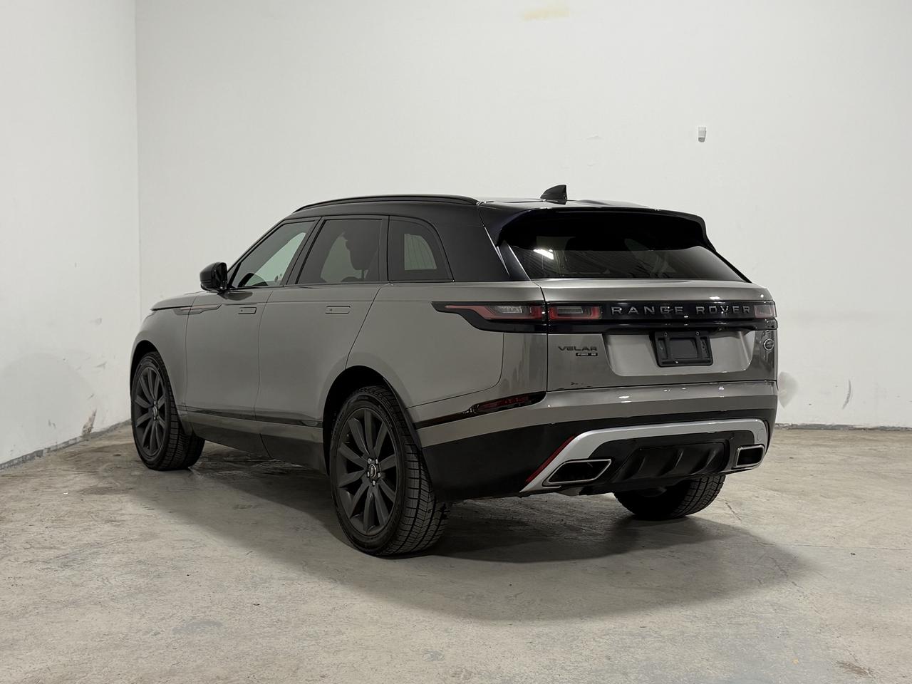 2018 Land Rover Range Rover Velar R-Dynamic SE Photo3