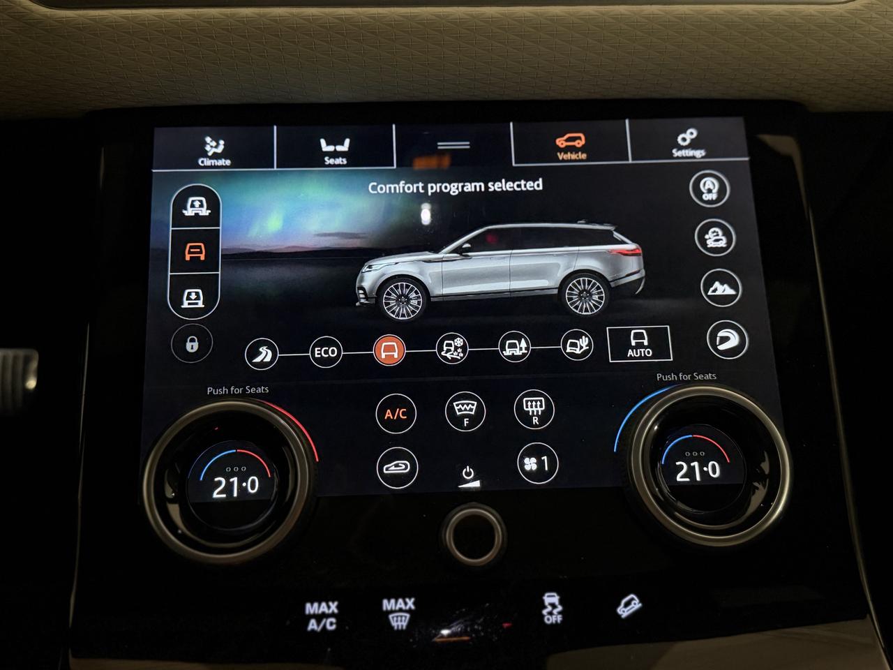 2018 Land Rover Range Rover Velar R-Dynamic SE Photo