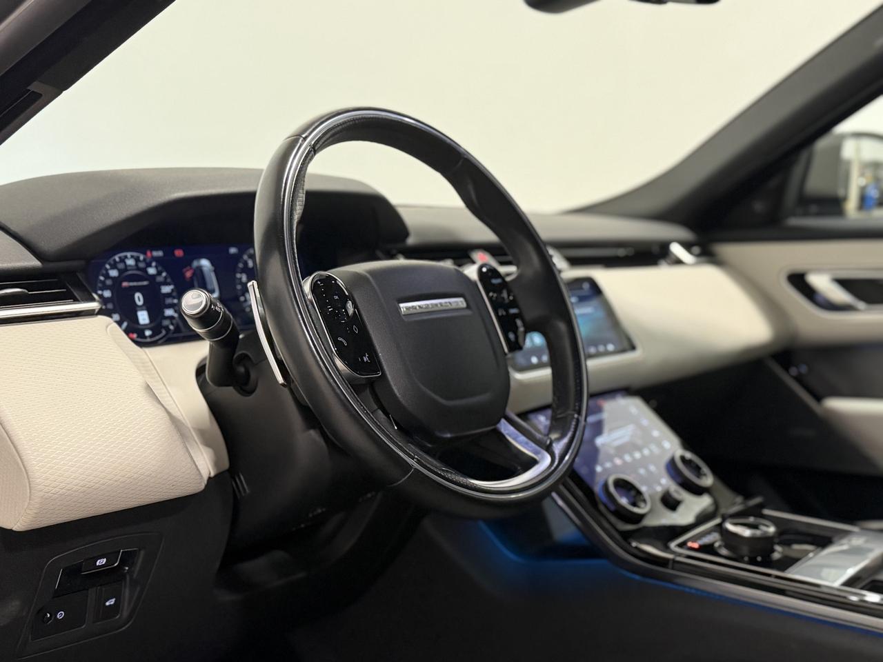 2018 Land Rover Range Rover Velar R-Dynamic SE Photo