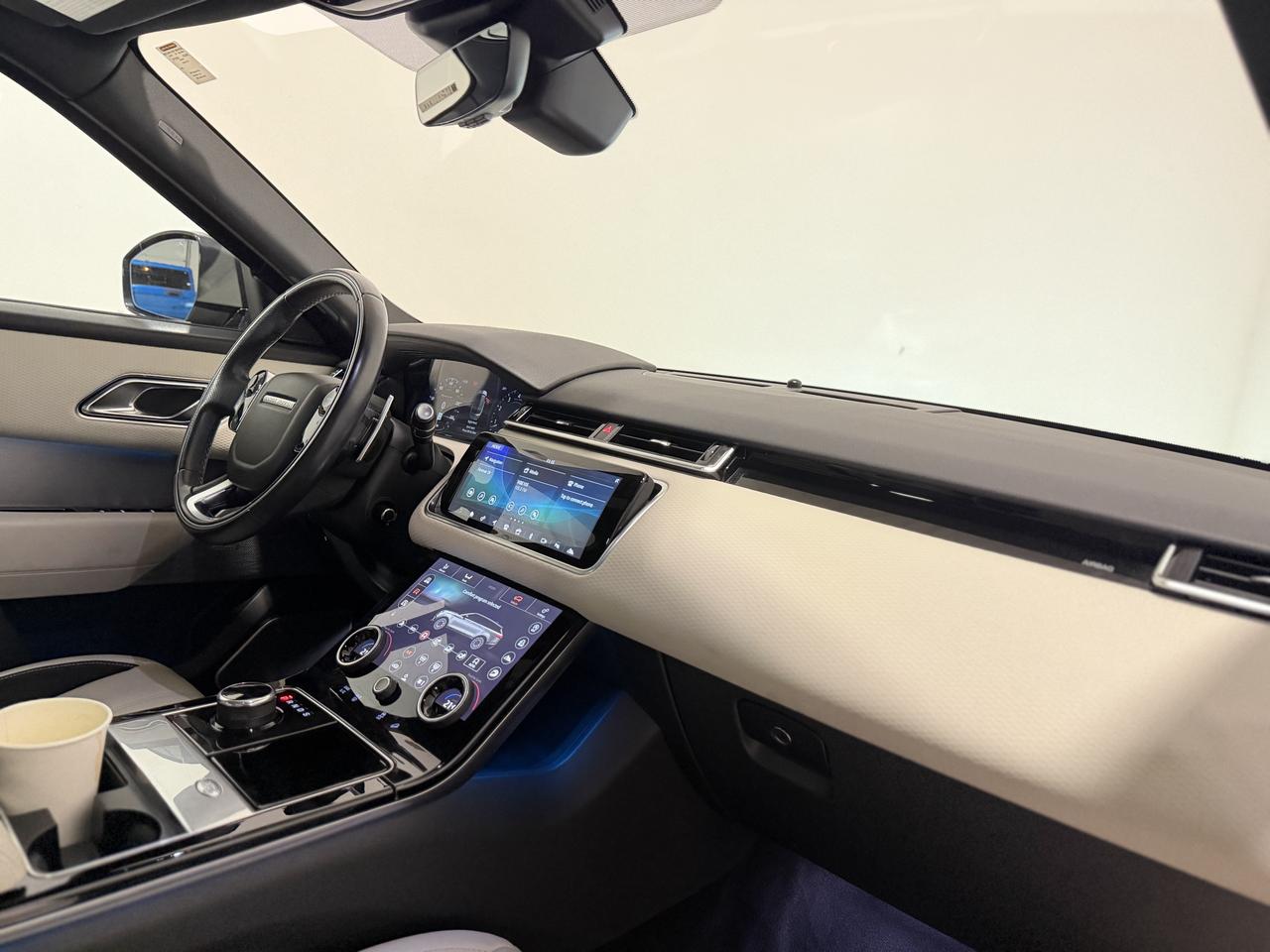 2018 Land Rover Range Rover Velar R-Dynamic SE Photo