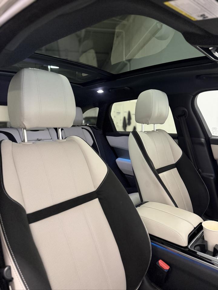 2018 Land Rover Range Rover Velar R-Dynamic SE Photo