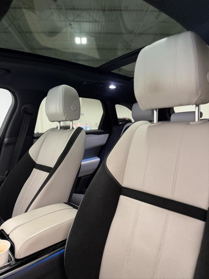 2018 Land Rover Range Rover Velar R-Dynamic SE Photo