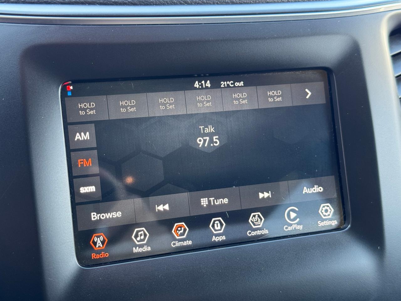 2019 Jeep Cherokee Upland 4x4+CLEAN CARFAX+ApplePlay Photo