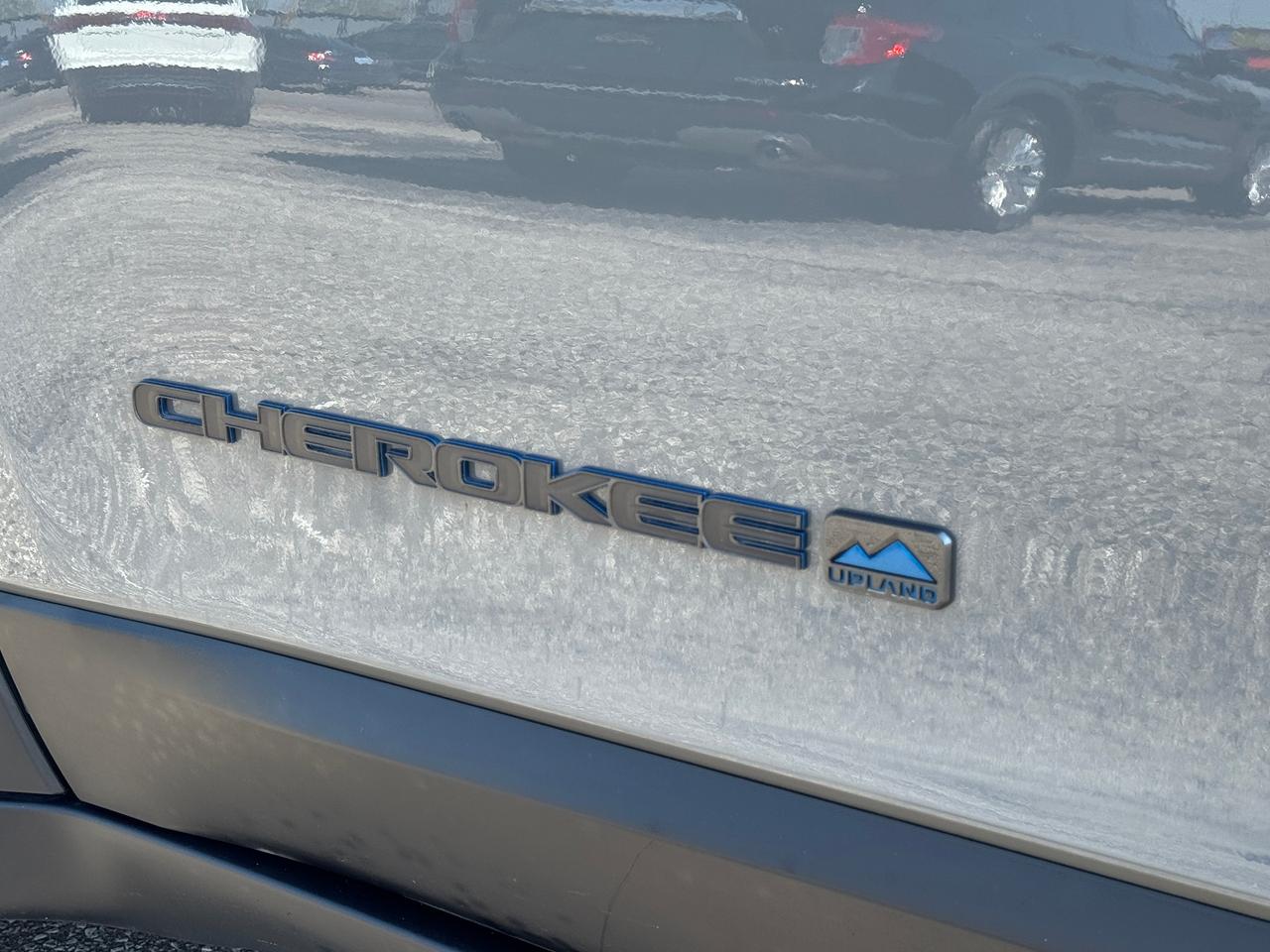 2019 Jeep Cherokee Upland 4x4+CLEAN CARFAX+ApplePlay Photo