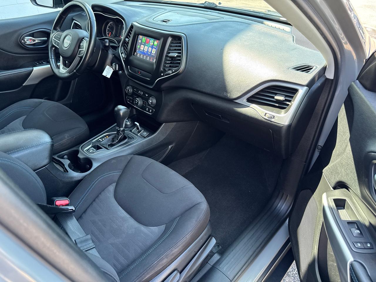 2019 Jeep Cherokee Upland 4x4+CLEAN CARFAX+ApplePlay Photo
