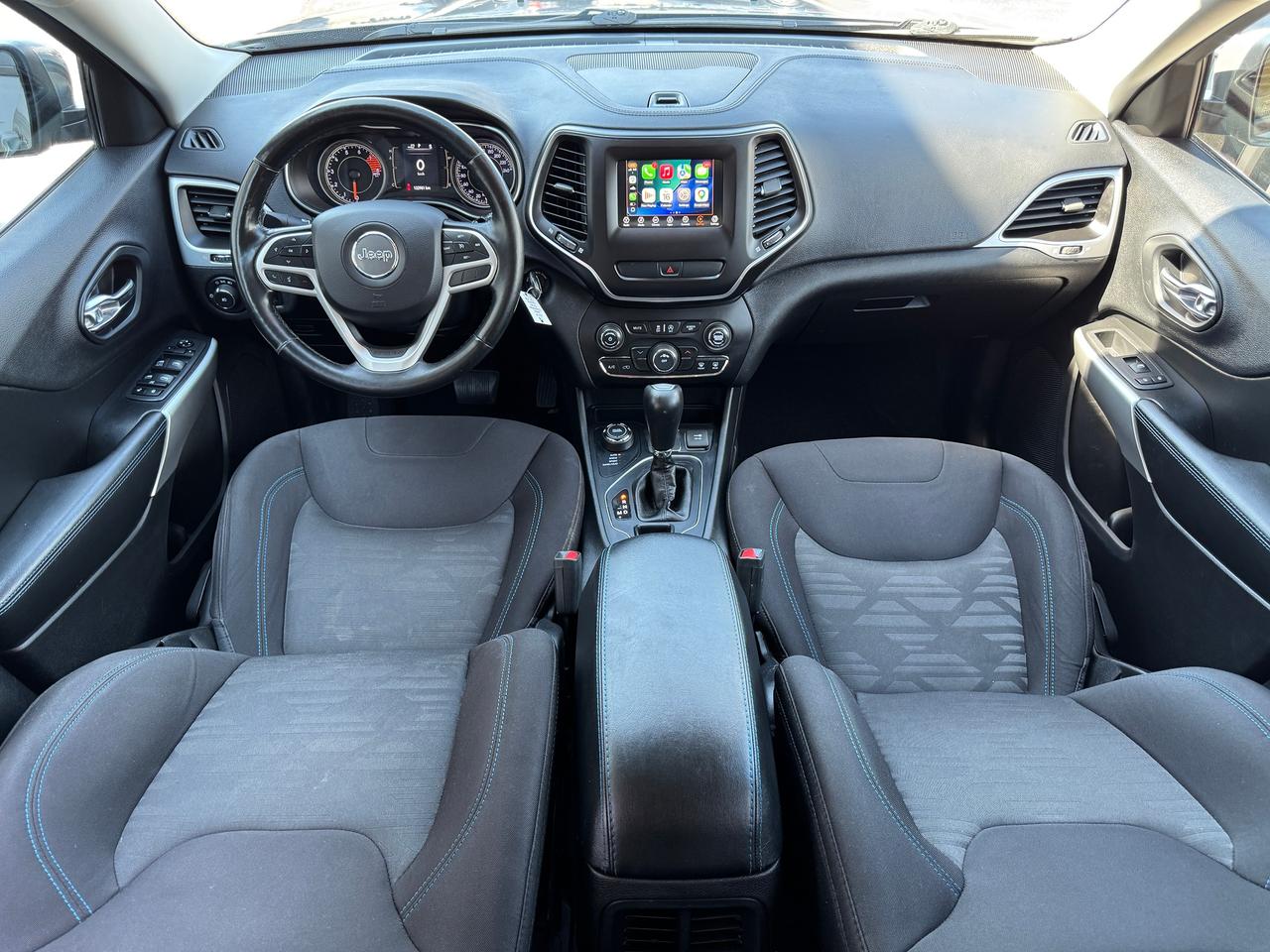 2019 Jeep Cherokee Upland 4x4+CLEAN CARFAX+ApplePlay Photo1