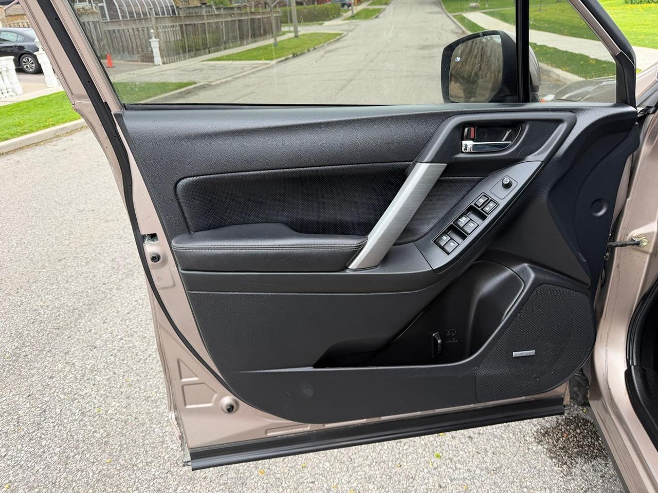 2014 Subaru Forester i Touring Photo