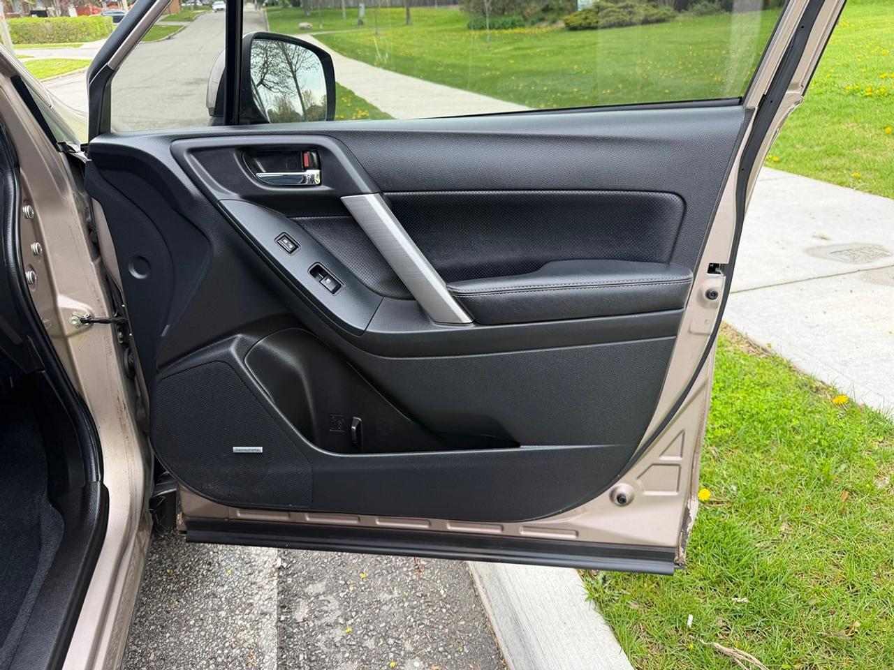 2014 Subaru Forester i Touring Photo