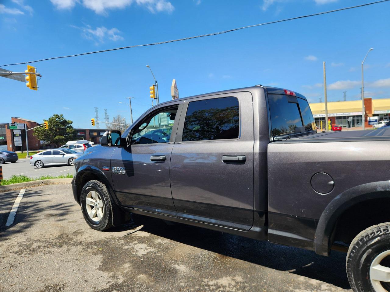 2016 RAM 1500 OUTDOORSMAN HEMI CREW CAB TONNEAU Photo