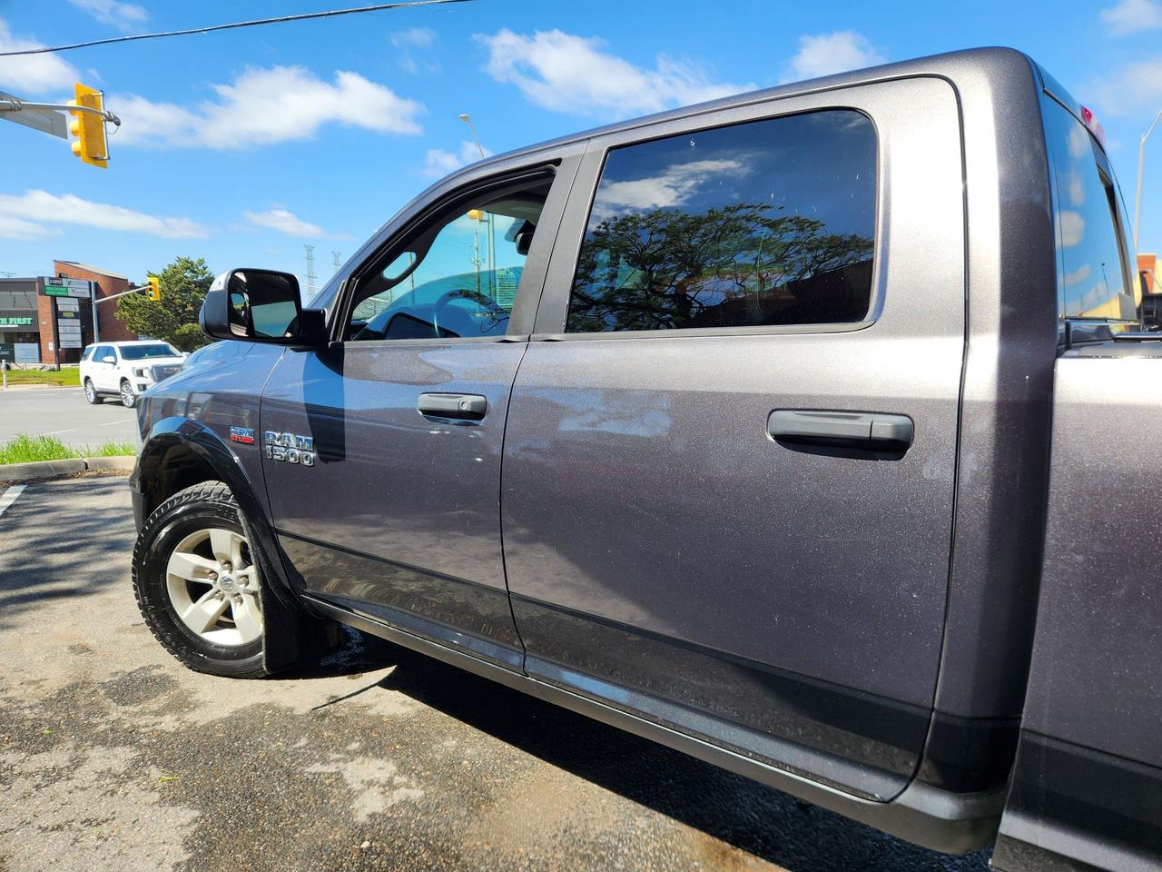 2016 RAM 1500 OUTDOORSMAN HEMI CREW CAB TONNEAU Photo