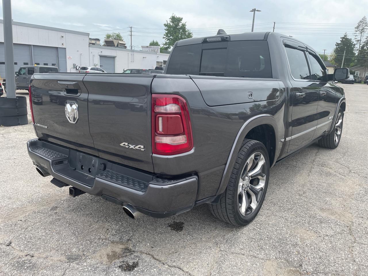 2024 RAM 1500 Limited PANORAMIC SUNROOF | RAMBOX CARGO MANAGEMENT Photo