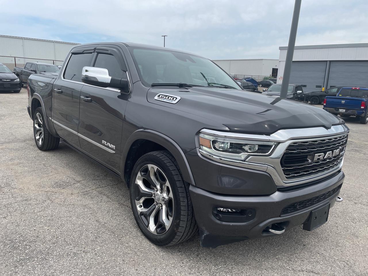 2024 RAM 1500 Limited PANORAMIC SUNROOF | RAMBOX CARGO MANAGEMENT Photo