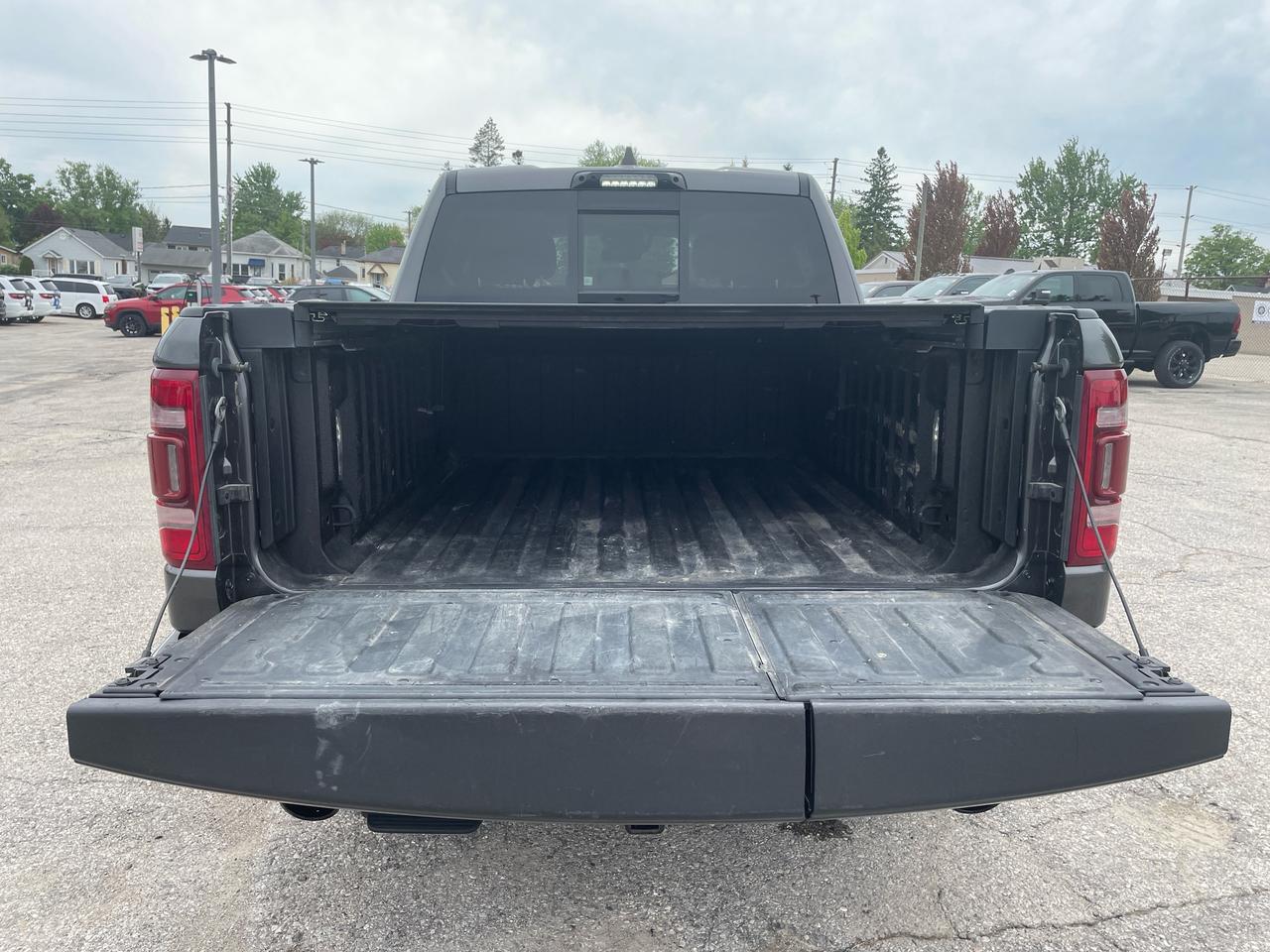 2024 RAM 1500 Limited PANORAMIC SUNROOF | RAMBOX CARGO MANAGEMENT Photo