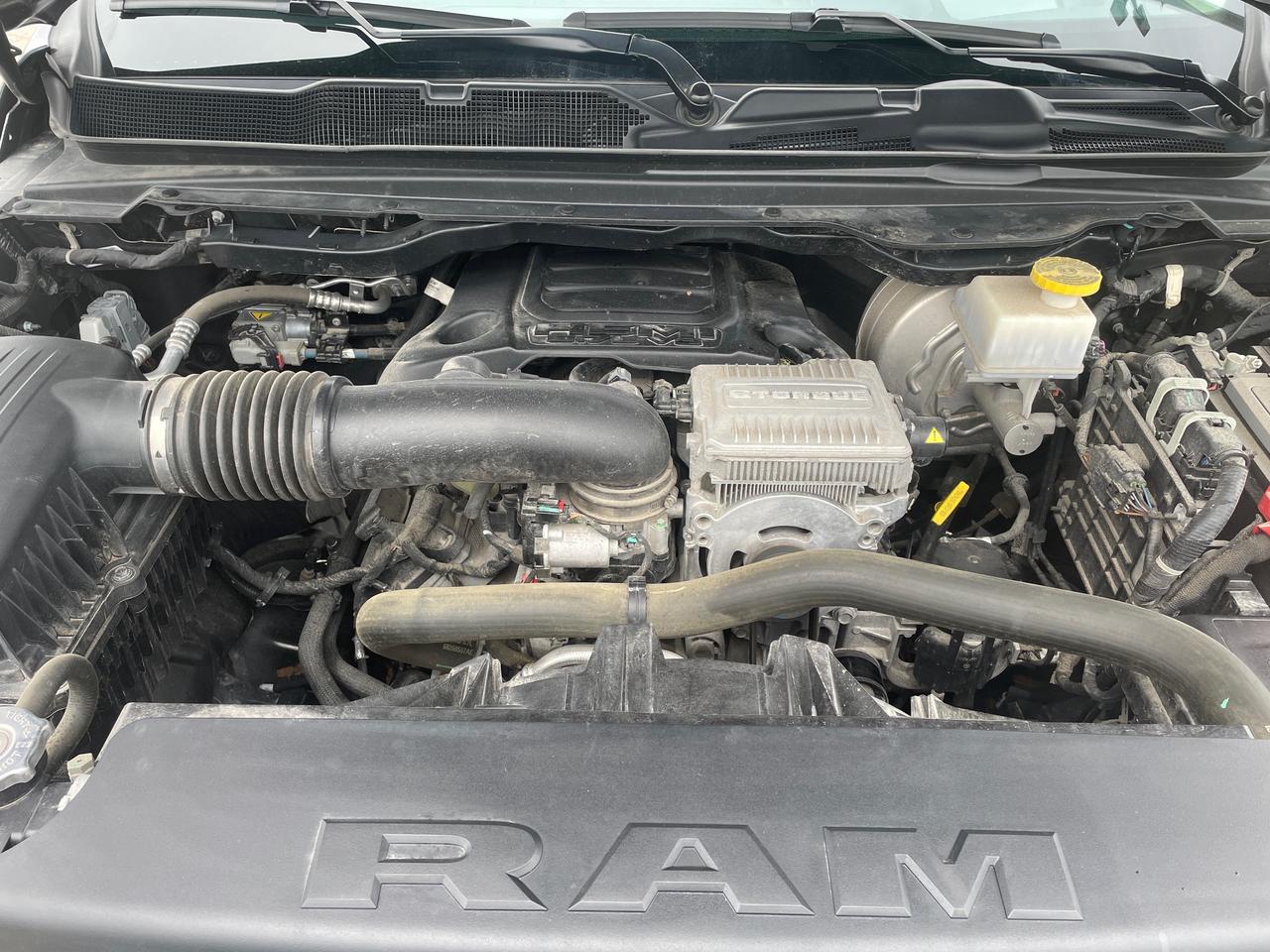 2024 RAM 1500 Limited PANORAMIC SUNROOF | RAMBOX CARGO MANAGEMENT Photo