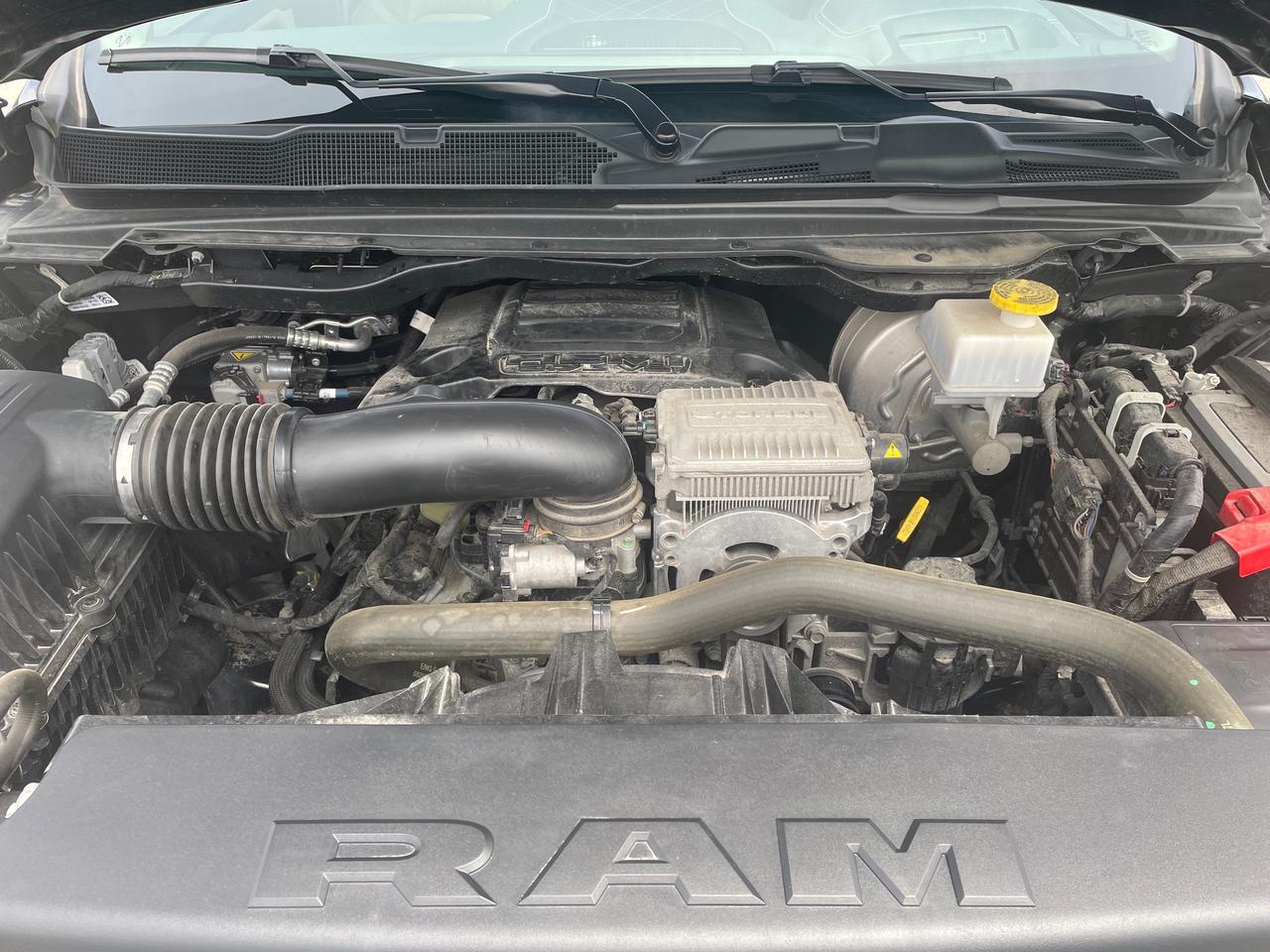 2024 RAM 1500 Limited PANORAMIC SUNROOF | POWER RUNNING BOARDS Photo