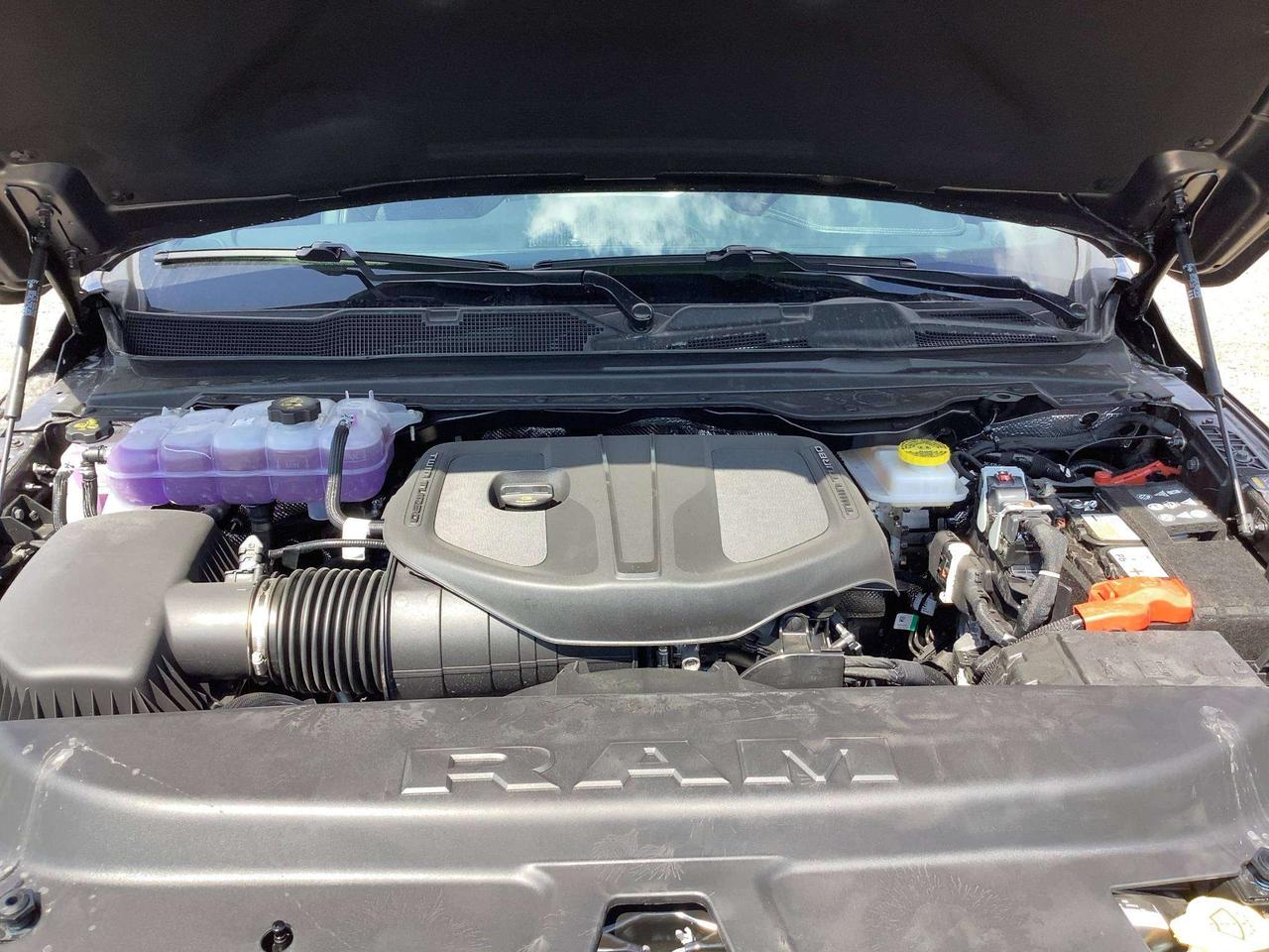 2026 RAM 1500 SPORT | Pano Roof | Sport Hood | 12" Touchscreen Photo