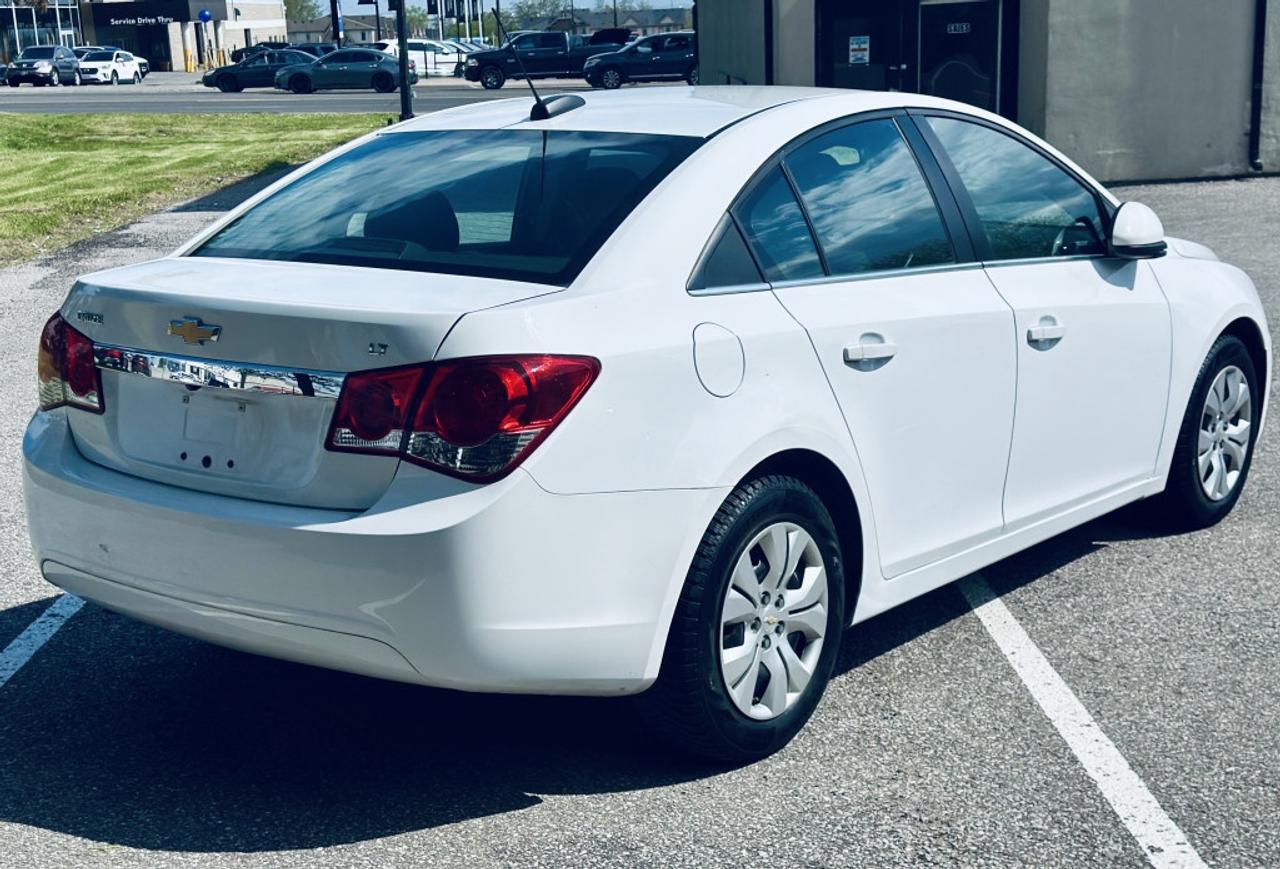 2015 Chevrolet Cruze 2LT Sedan FWD Photo