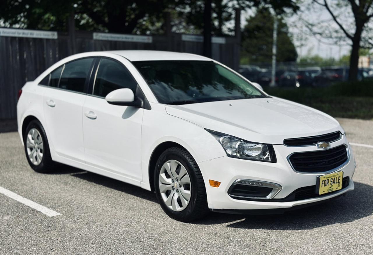 2015 Chevrolet Cruze 2LT Sedan FWD Photo