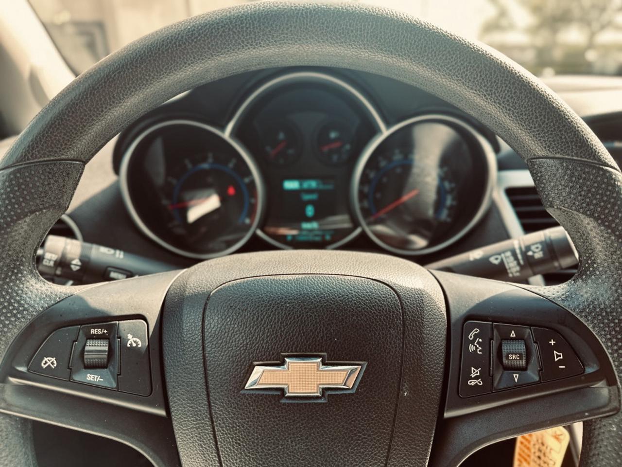 2015 Chevrolet Cruze 2LT Sedan FWD Photo