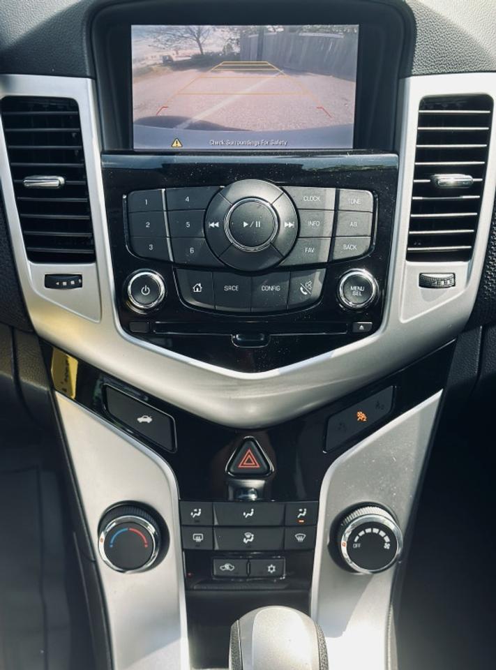 2015 Chevrolet Cruze 2LT Sedan FWD Photo